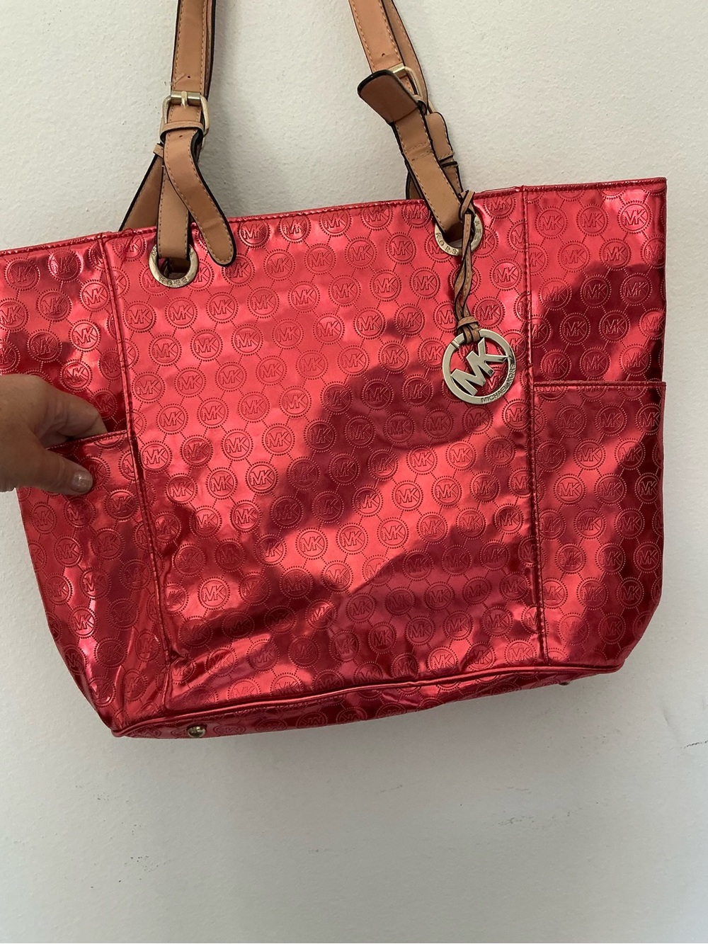 Michael Kors Jet Set Tote Coral Red Metallic MK Logo Large Shoulder Bag - Picture 4 of 12